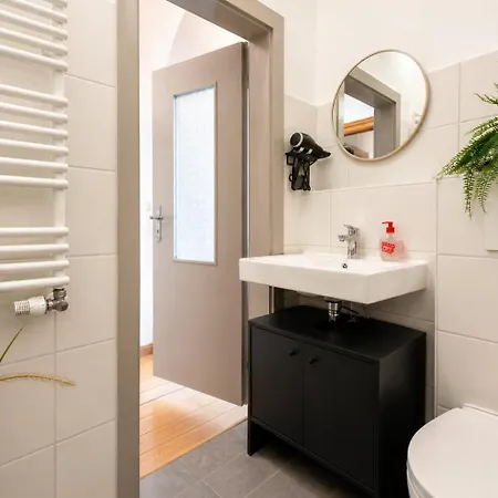 Larooms Rs51 - Altbaucharm Mit Hochbett شقة