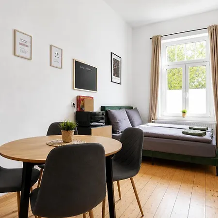 Larooms Rs51 - Altbaucharm Mit Hochbett
